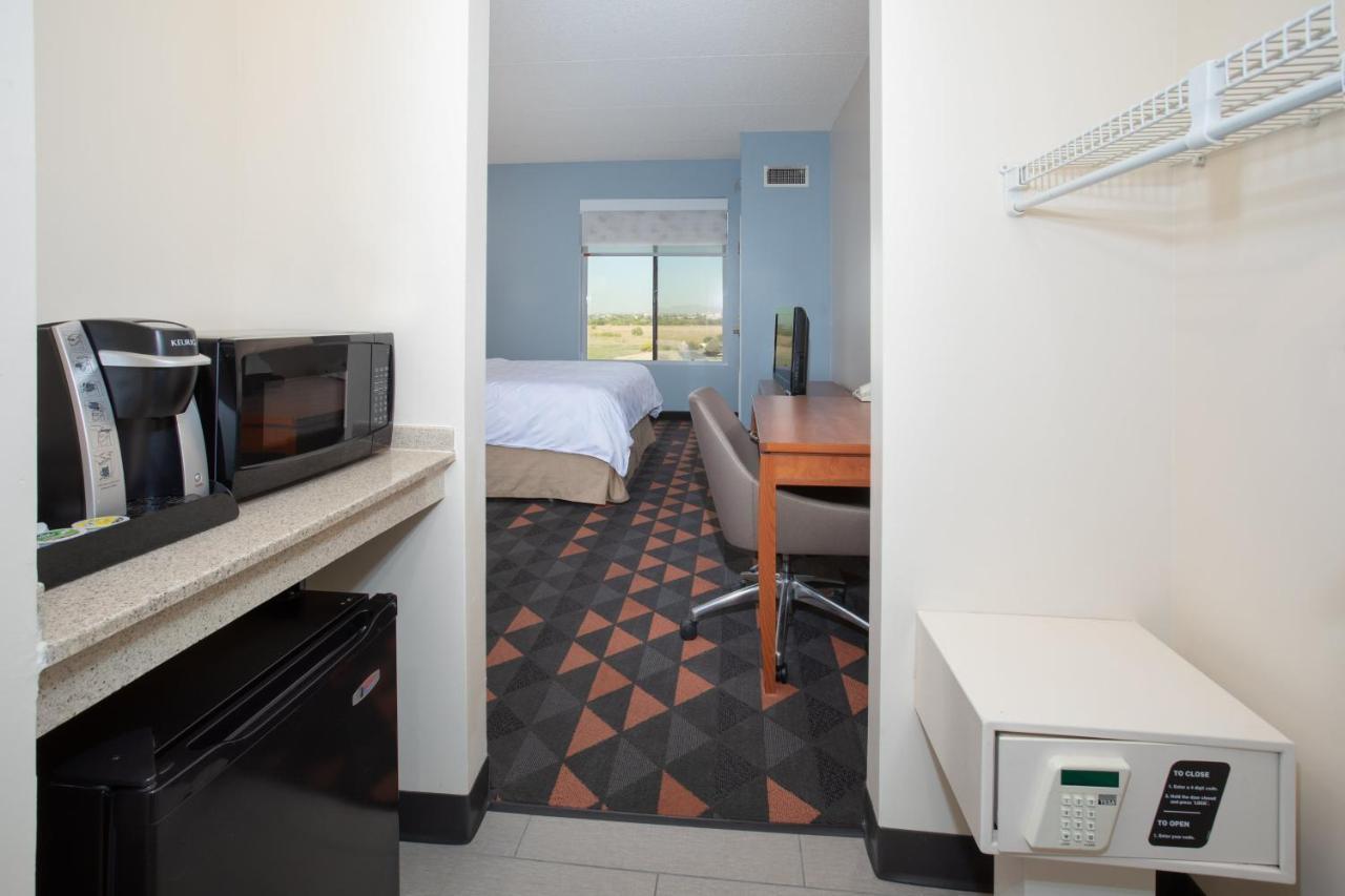 Holiday Inn & Suites Goodyear - West Phoenix Area By Ihg Exteriör bild